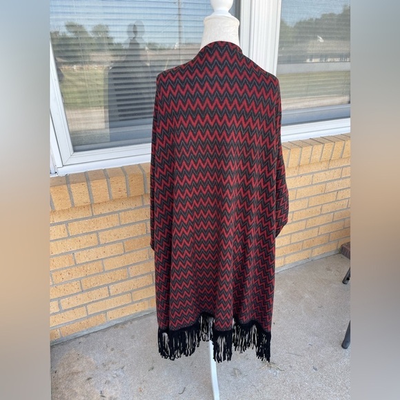 Roper WOMENS RED AND BLUE CHEVRON PRINT PONCHO Size XL NEW! - Picture 5 of 6